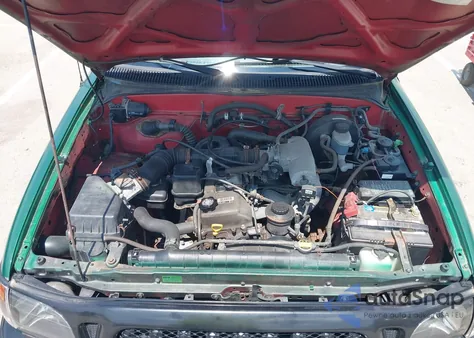 2001 Toyota Tacoma z USA, uszkodzony, nr VIN 5TENL42N51Z833243